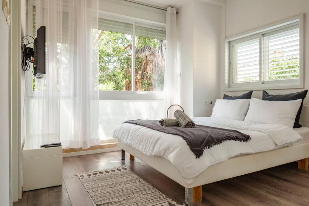Big Apartment Next To Gordon Beach Plus Free Parking Tel Aviv Buitenkant foto
