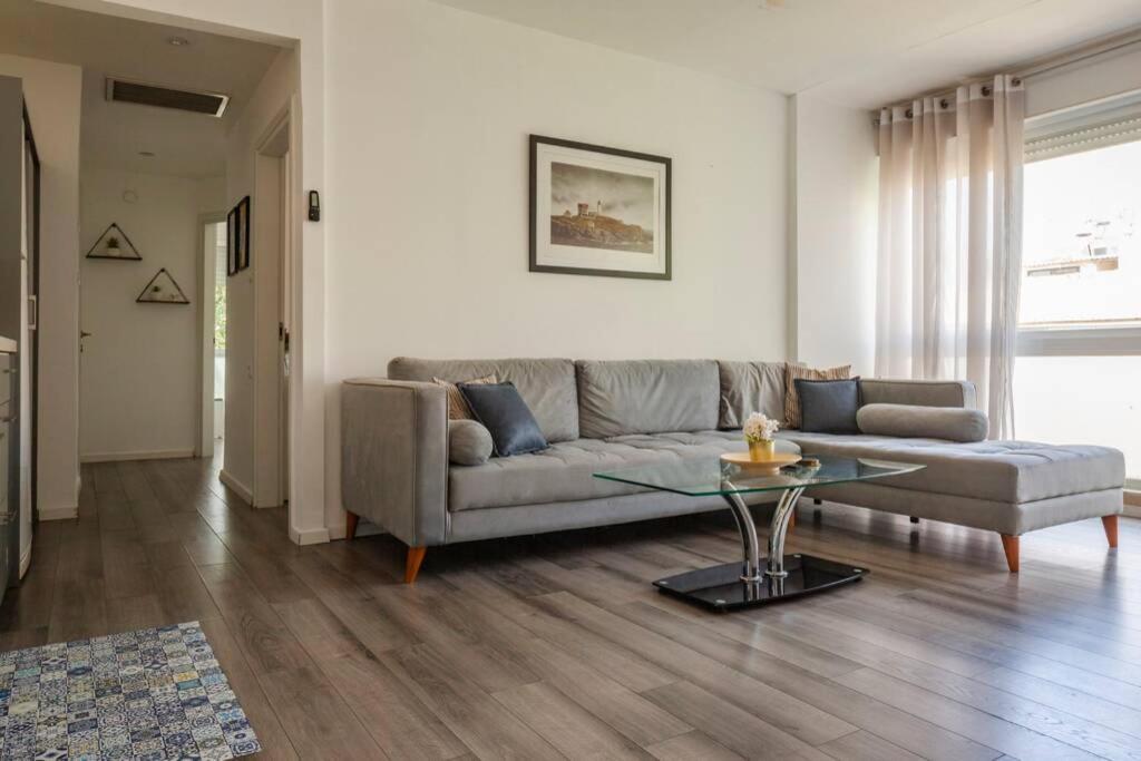 Big Apartment Next To Gordon Beach Plus Free Parking Tel Aviv Buitenkant foto