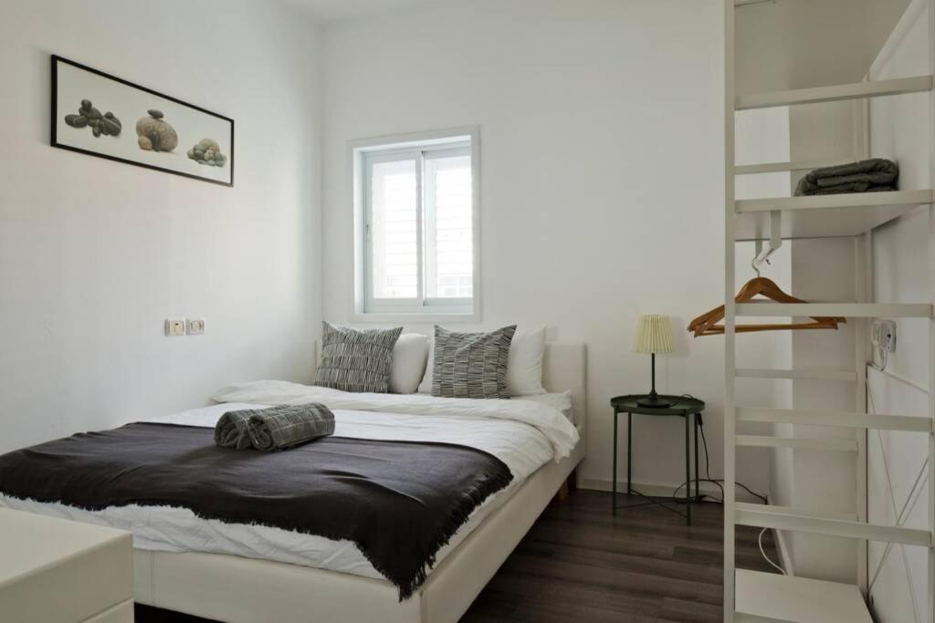 Big Apartment Next To Gordon Beach Plus Free Parking Tel Aviv Buitenkant foto