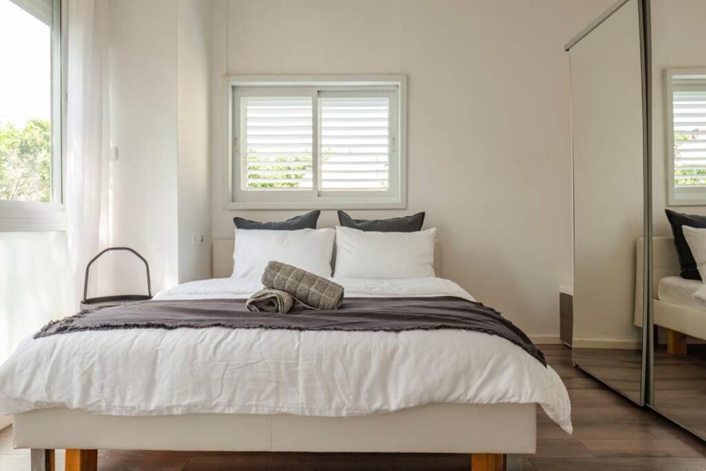 Big Apartment Next To Gordon Beach Plus Free Parking Tel Aviv Buitenkant foto