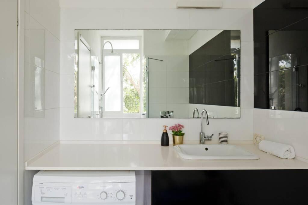 Big Apartment Next To Gordon Beach Plus Free Parking Tel Aviv Buitenkant foto