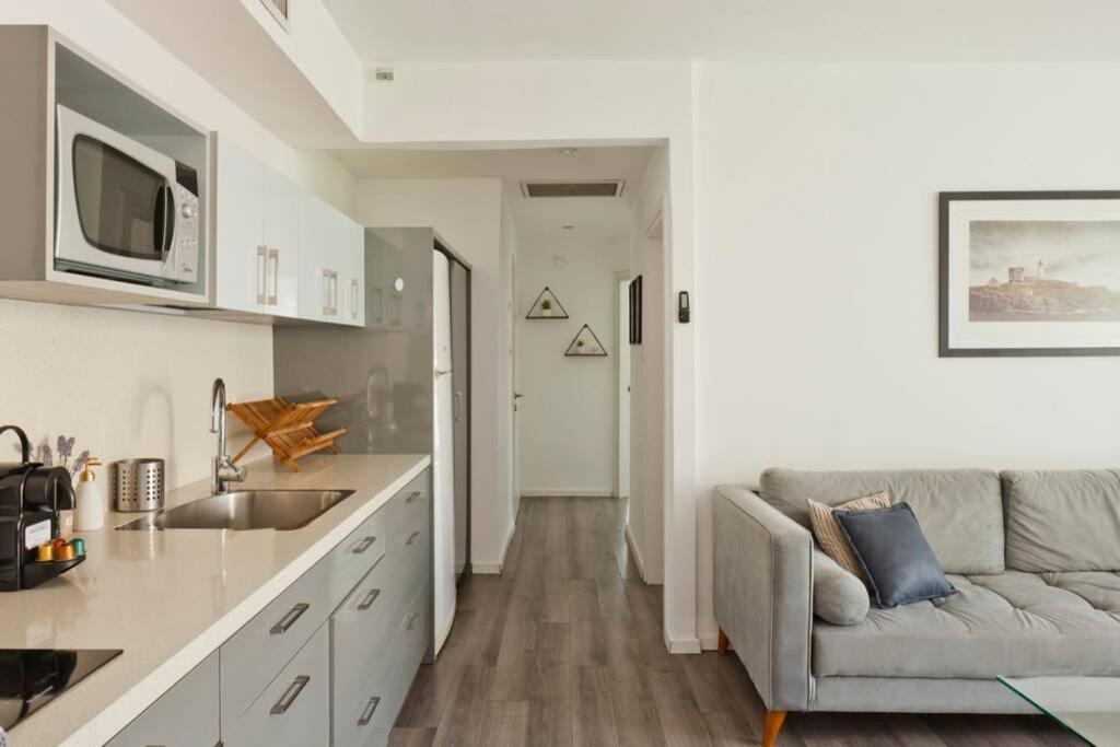 Big Apartment Next To Gordon Beach Plus Free Parking Tel Aviv Buitenkant foto