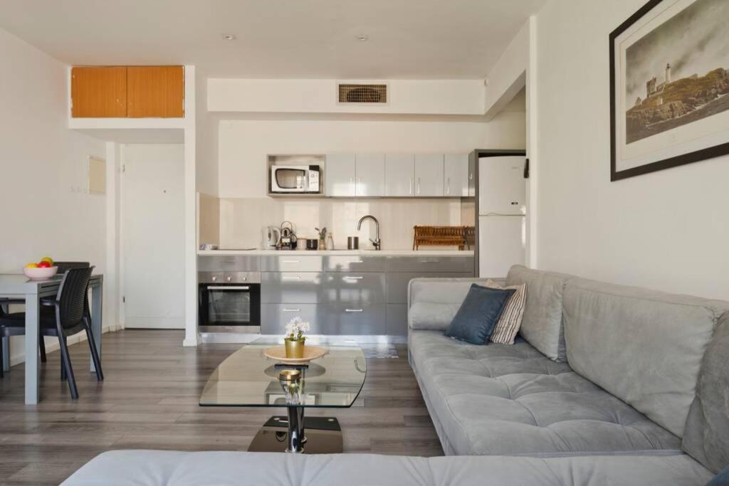 Big Apartment Next To Gordon Beach Plus Free Parking Tel Aviv Buitenkant foto
